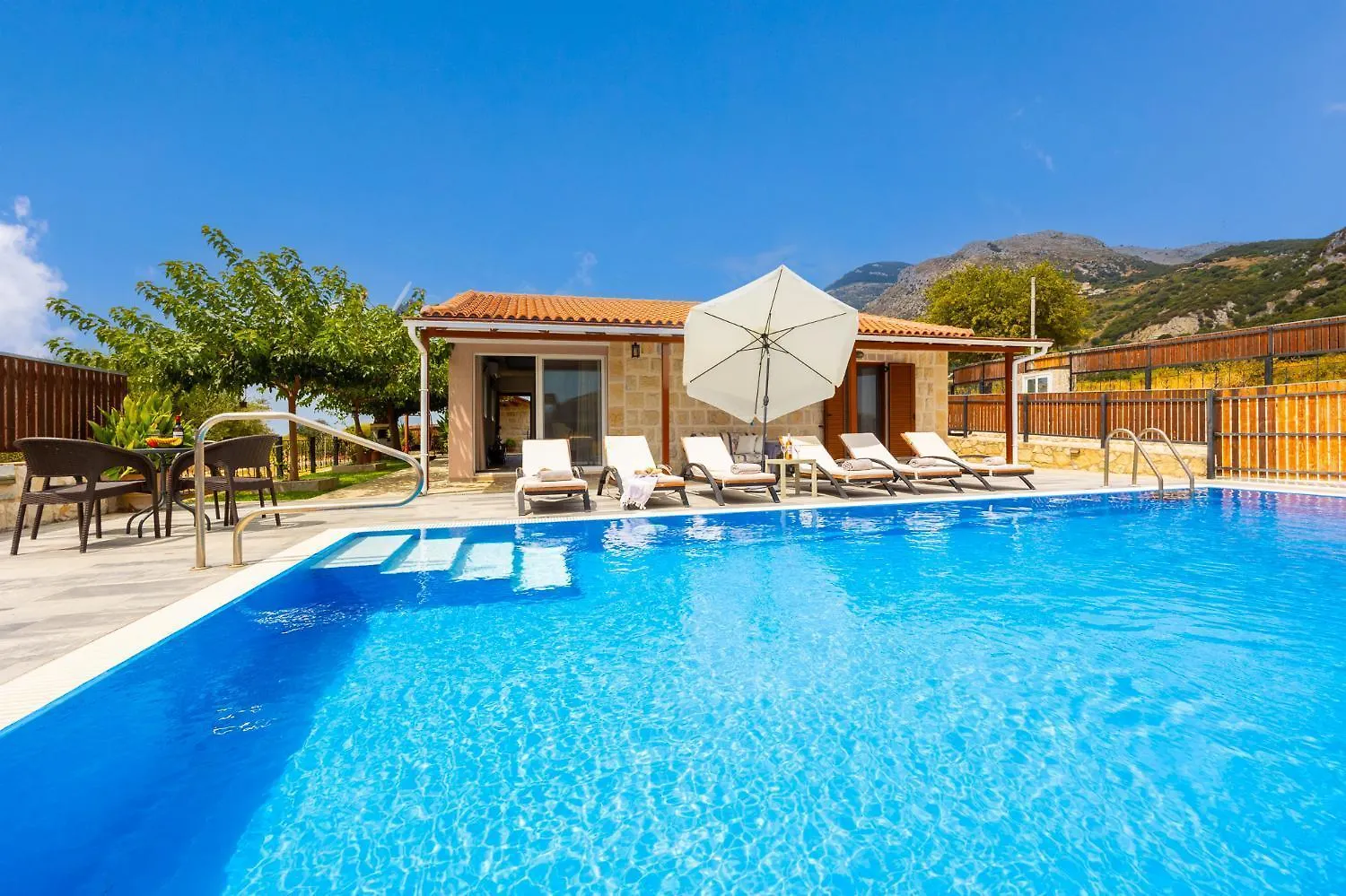 Villa Reggina Atsoupades